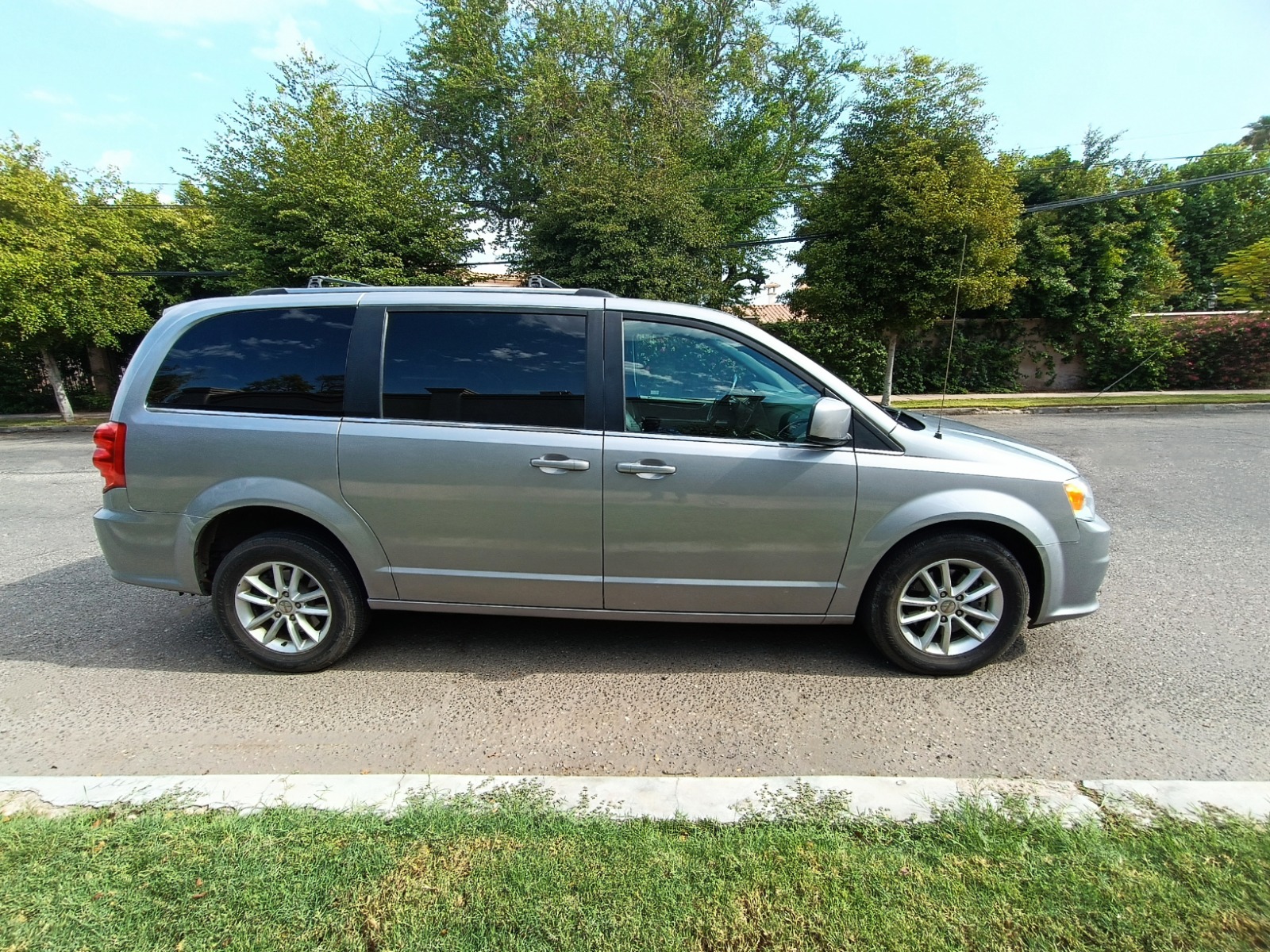 
								2019 Dodge Grand Caravan SXT full									