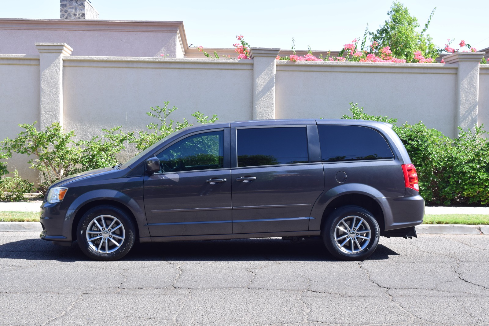
								2016 Dodge Grand Caravan SE full									