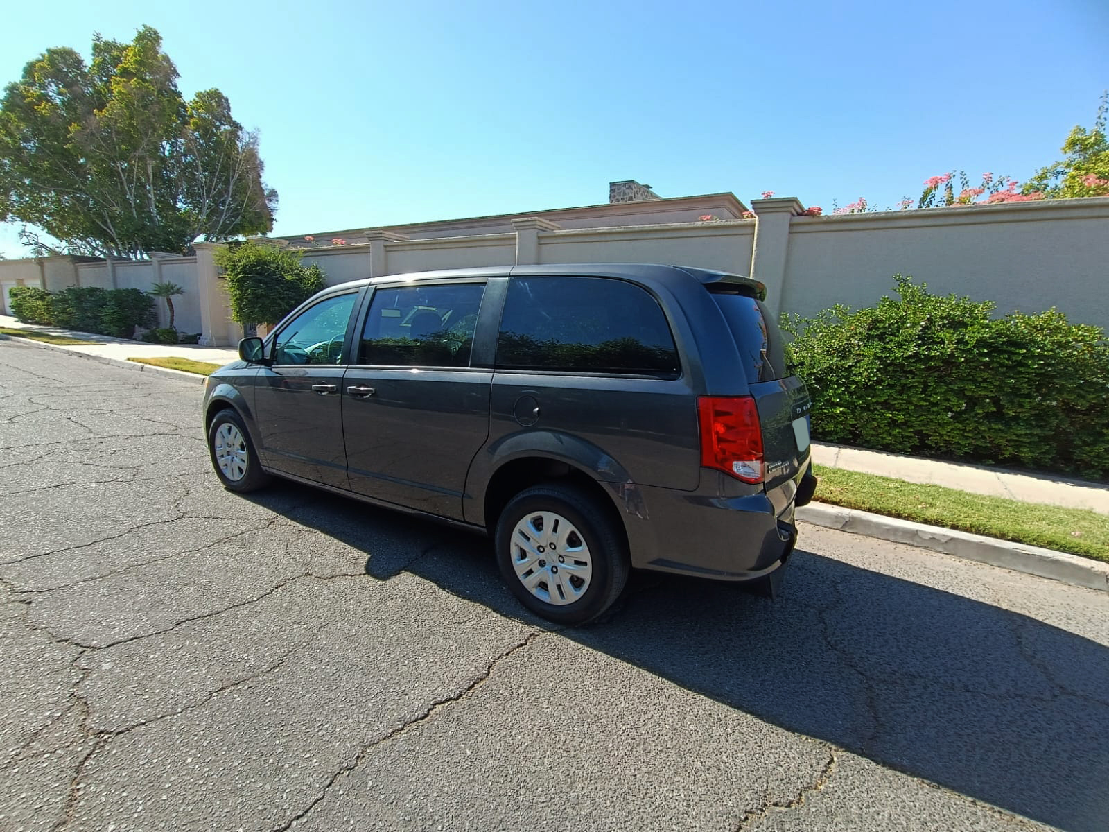 
								2018 Dodge Grand Caravan SE full									