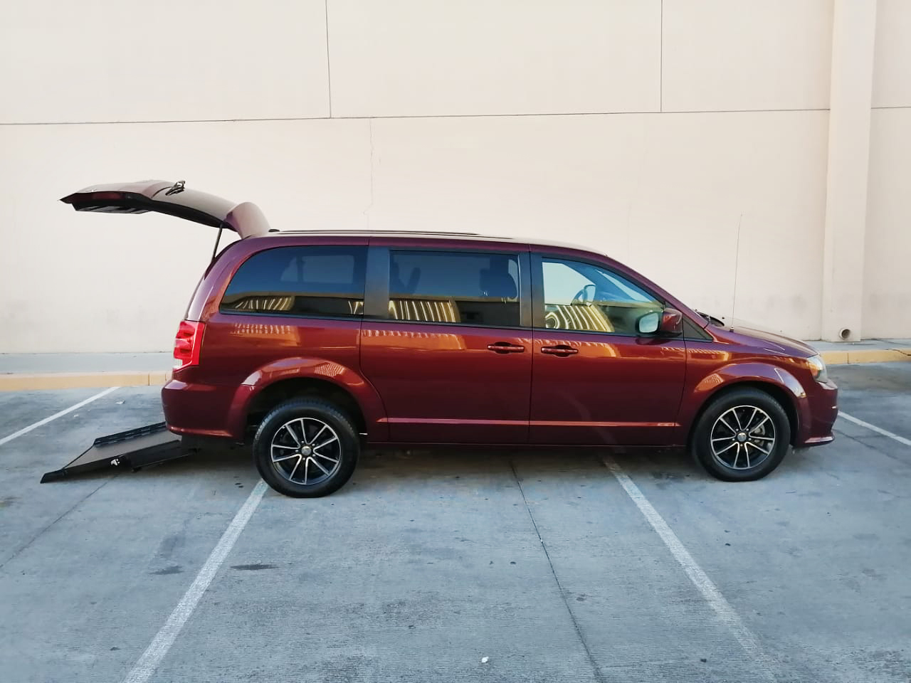 
								2015 Dodge Grand Caravan GT full									