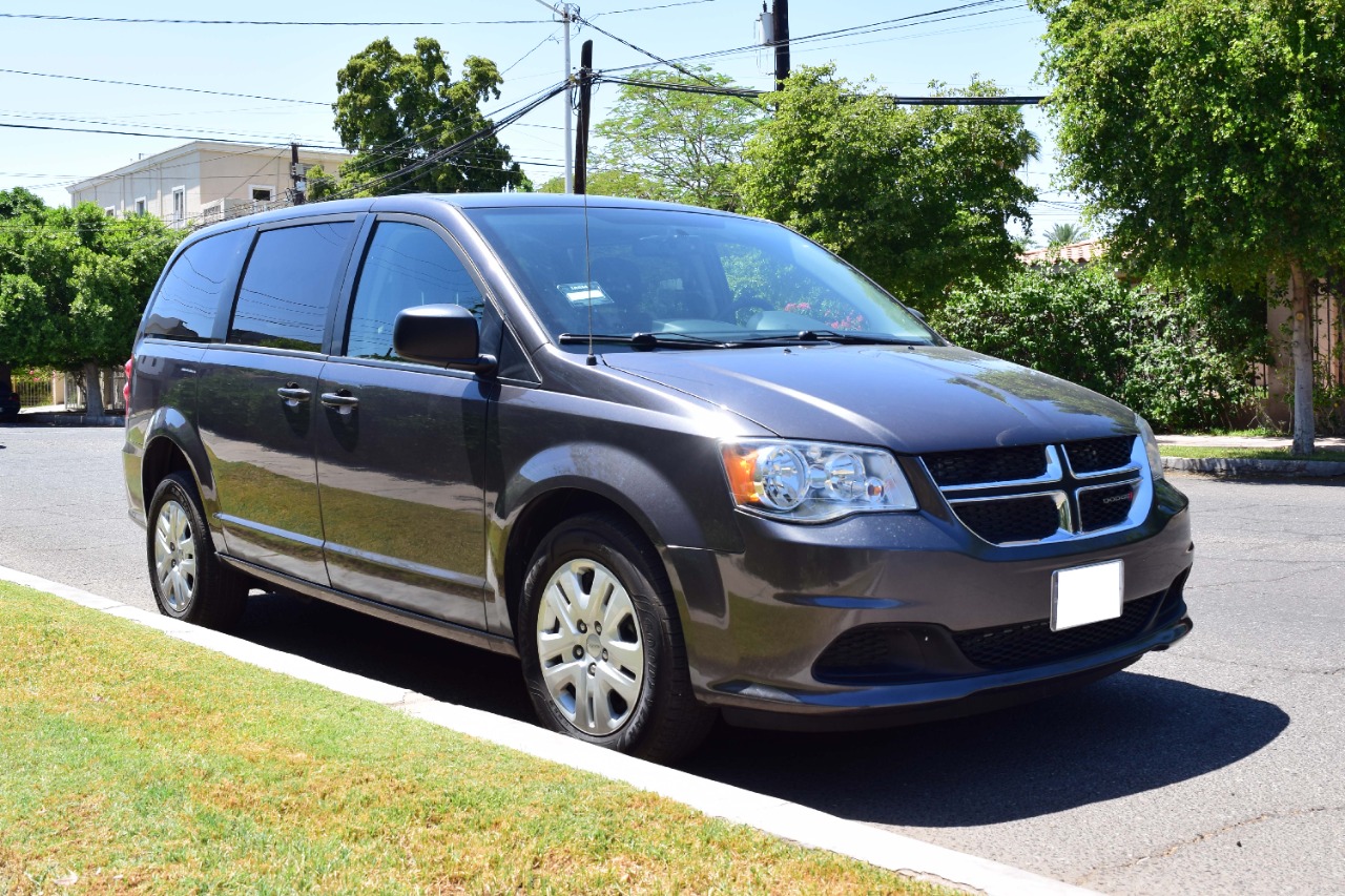 
								2017 Dodge Grand Caravan SE full									