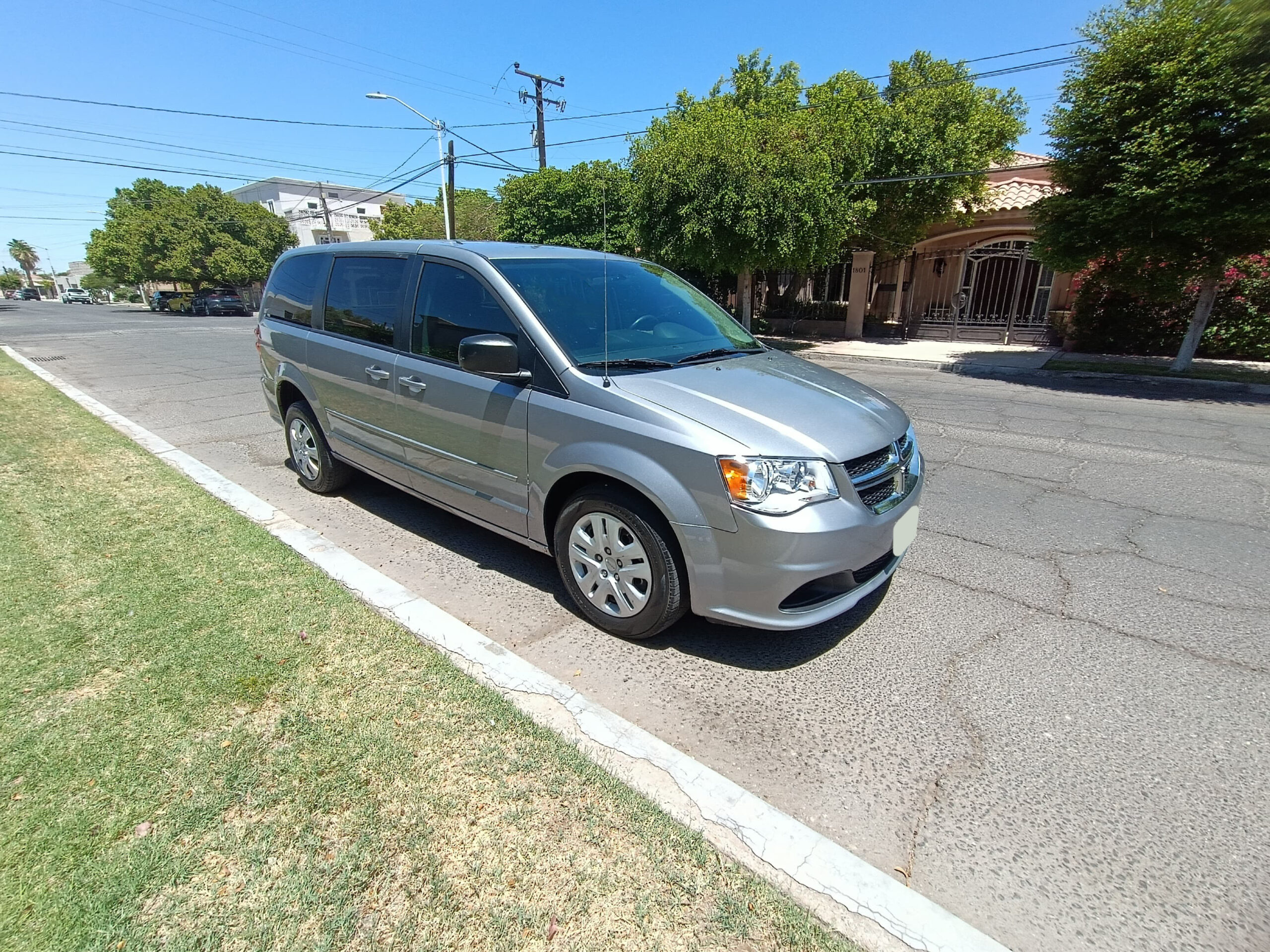 
								2017 Dodge Grand Caravan SE full									